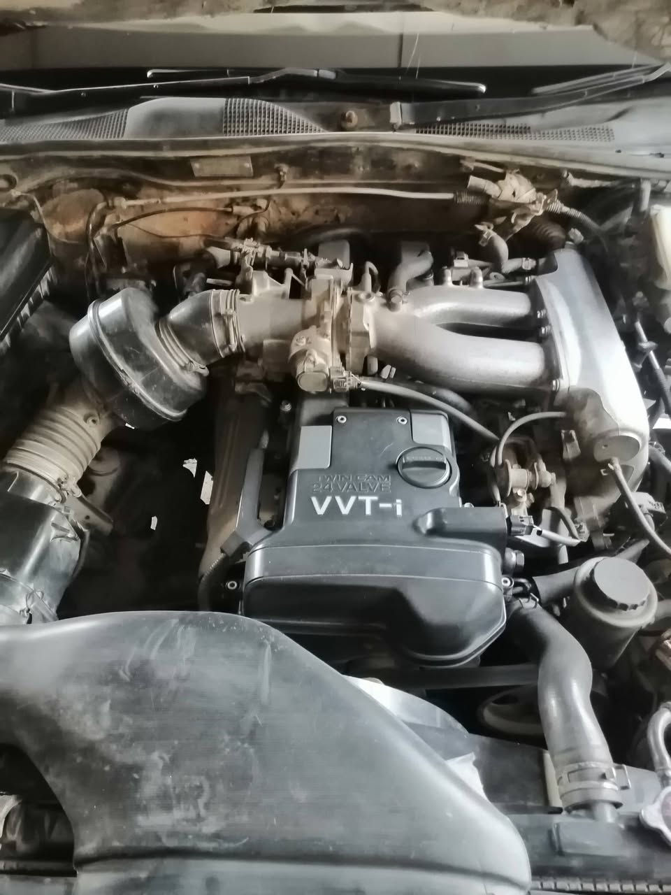 السلام عليكم للبيع بطه متصل موديل 1992 محرك وكير vvt جديد السياره كفاله من النقل والكص والتحويل والغرامات تبريد ثلج دواخل كلش نظيفه كهربائيات كله شغاله رقم انكليزي باسمي السعر 37 وبيها مجال قليل العنوان البصره القرنه بني منصور مكلف بالنشر رقم صاحب السياره ***********
