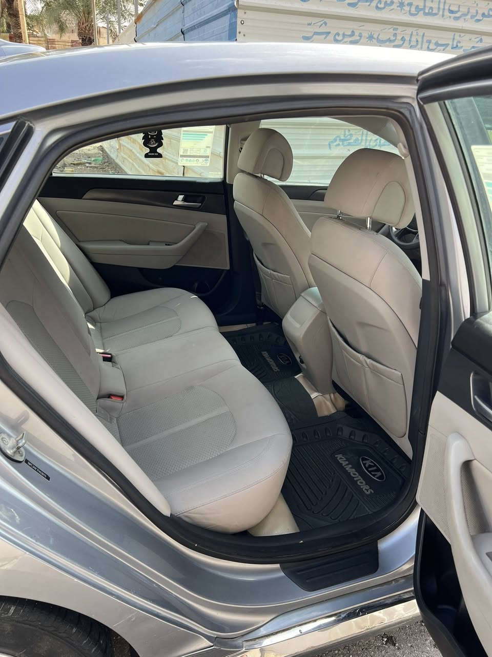 سلام عليكم. سوناته 2015 ماشيه 95الف مكينه ما مفتوحه 2400 ولا كلوب مشتغل بل دشبول 
مواصفات شاشه كامره كشنات كهرباء تدفئ كشنات وضعيات قياده تلاثه  سياره نضيفه مال بيت ما مشتغله تكسي
صور امريكا بل منشور  والفحص مرفق هم (رقم ذي قار باسمي تحويل مباشر)
السعر114
مكاني ناصريه مركز
***********
