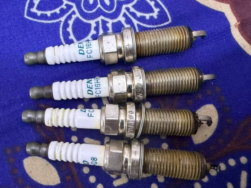 ‏سلام عليكم
ابلكات اصليه كامري FC16HR-Q8سعر٥٠
جويتر كامري هايبرد سعر ١٥٠
تاخذهن من باب لبيت ميشتغل رجعه 
بغداد حي الجامعه
هاتف ***********
