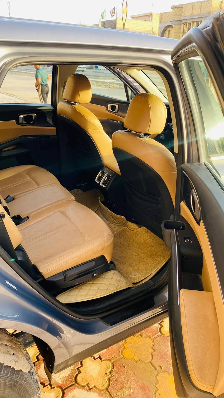 اخوان سورنتو للبيع مال جني يشهد الله السياره تخبل بس عندي بناء واريد ابيعها موديل 22 امريكي حادثها يخبل كلش خفيف نص فوول رقمها بغداد بأسمي مكانها ناصريه مركز سعرها ببببلاش 222 وبيها مجال للشراي اخوان المو شراي لا يخابر رجاءً 
وهذا رقمي***********
