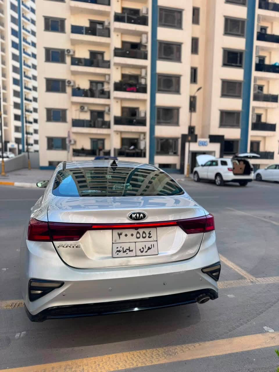فورتي جديدة جداً وماكو بنظافتهه
‏Kia forte 2019
ماشية 48000 ميل
تحكمات ستيرن 
شاشة اندرويد
مانع انزلاق
رادار امامي
توقف تلقائي
الايرباكات سليمه
كير AT المرغوب
السيارة على ايد وحده صار ٥ سنوات 
وضربتها بسيطة جداً ومرفقة بالصور
***********
مكان بغداد 
#رقم سليمانية باسم شركة طالبين مبلغ على التحويل يقطع من السعر بعد التفاوض 
السعر ١٢٥$
