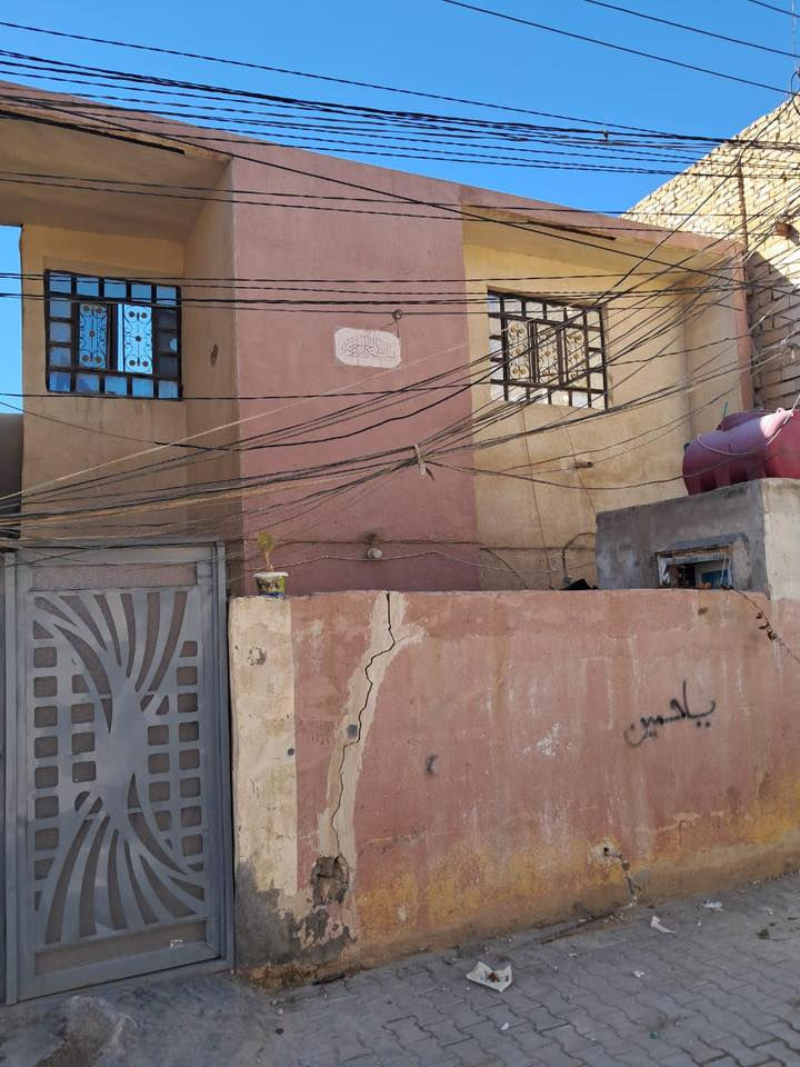 بيت حي العسكري الحر
220 متر طابو صرف

بناء قديم لكن ينكعد بي موقعة قرب شارع المدارس مجاور جامع علي الهادي مقابل صيدلية تبارك الرحمن

يبعد عن الامام 4 دقايق 

تفاصيل البيت مذكوره بالفيديو 

السعر180 مع المجال 

للاستفسار اكثر ***********
