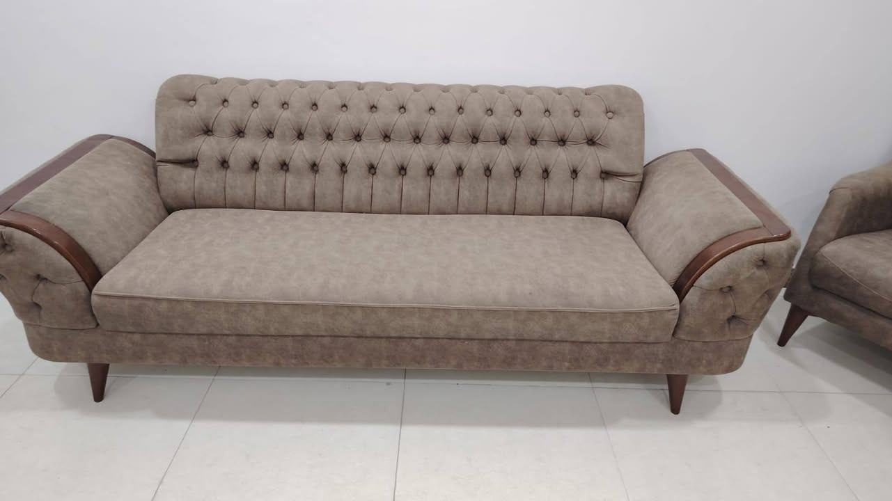 اسلام عليكم طخم كلش نضيف توصا اللة شاهد سوينا مليون وربع وريتا ب600وبي مجال بسيط الميز ريتا ب100الميزمخذي ب250


**إذا كنت صاحب هذا الإعلان وتريد حذفه لأي سبب، رجاءا أرسل رسالة إلى الدعم الفني**