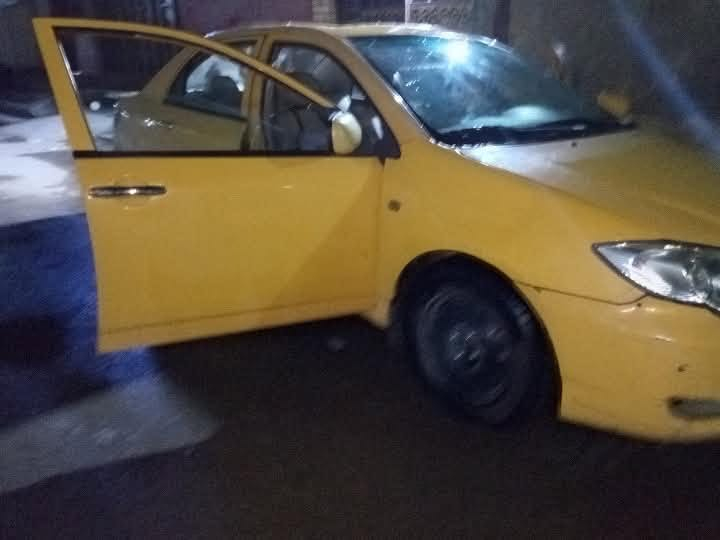 بي واي دي اف 3
موديل 2013 
كير ومحرك لانسر (عادي)
السيارة بيها حادث فقط جاملغ جهة السايق 
بدون دواخل 
رقم بغداد باسمي 
تحويل ثاني يوم 
مكاني الحسينية بغداد 

*********** 
السعر 51 وبيها مجال
