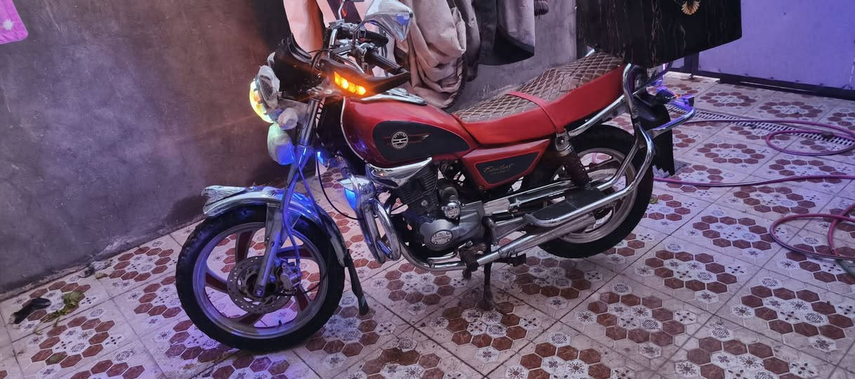 تايموتا 21  محرك ما مفتوح.. اوراق   اصولي   كفاله عامه من شاصي محرك كهربائيات  دراجه نضيفه شوف عينك مكانه شطره   سعر واحد او 100 وبيه مجال قليل مو شراي لا تكسر سعرر ***********
