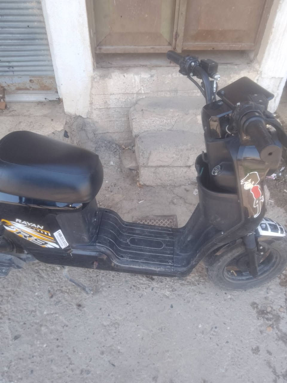 مطور شحن r9 نضيف انطيك بطاريات و ملف وعقل شرط بي نضام R وp و سويجات 2 وبصم1 مطور نضيف سعر 350 وبي مجال بسيط مكان موصل حي نابلس  رقم الهاتف *********** بي وتساب
