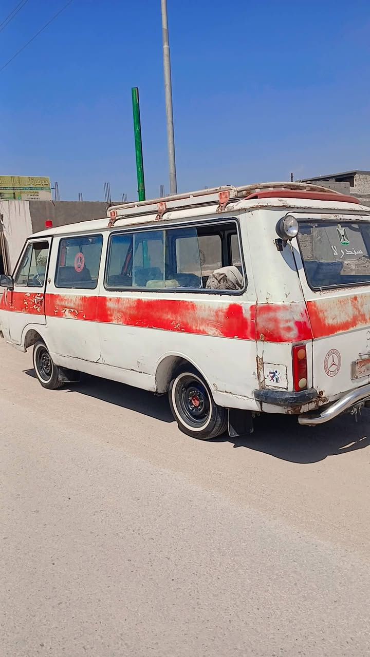 سلام عليكم حبايب سياره حلوه ونضيفه للبيع مكينه وكير مكفولات  سياره  غنيه عن تعريف سياره مامتعوبه وقطره صبغ مابيه سياره كله بلاديه رقم كربلا اسويلك وكاله بسمك 
(سبب بيع راعيه عنده دوام )  ومافارغ يوم تطلع وعشره مبنده الله شاهد ليدقتم مايتندم (سياره مال بيت )تاخذه  كبل للشارع  خير من الله
 بخدمت الشراي اتصل ودلل ابو لقصاد لاتخابرني فدوه  
***********
***********
