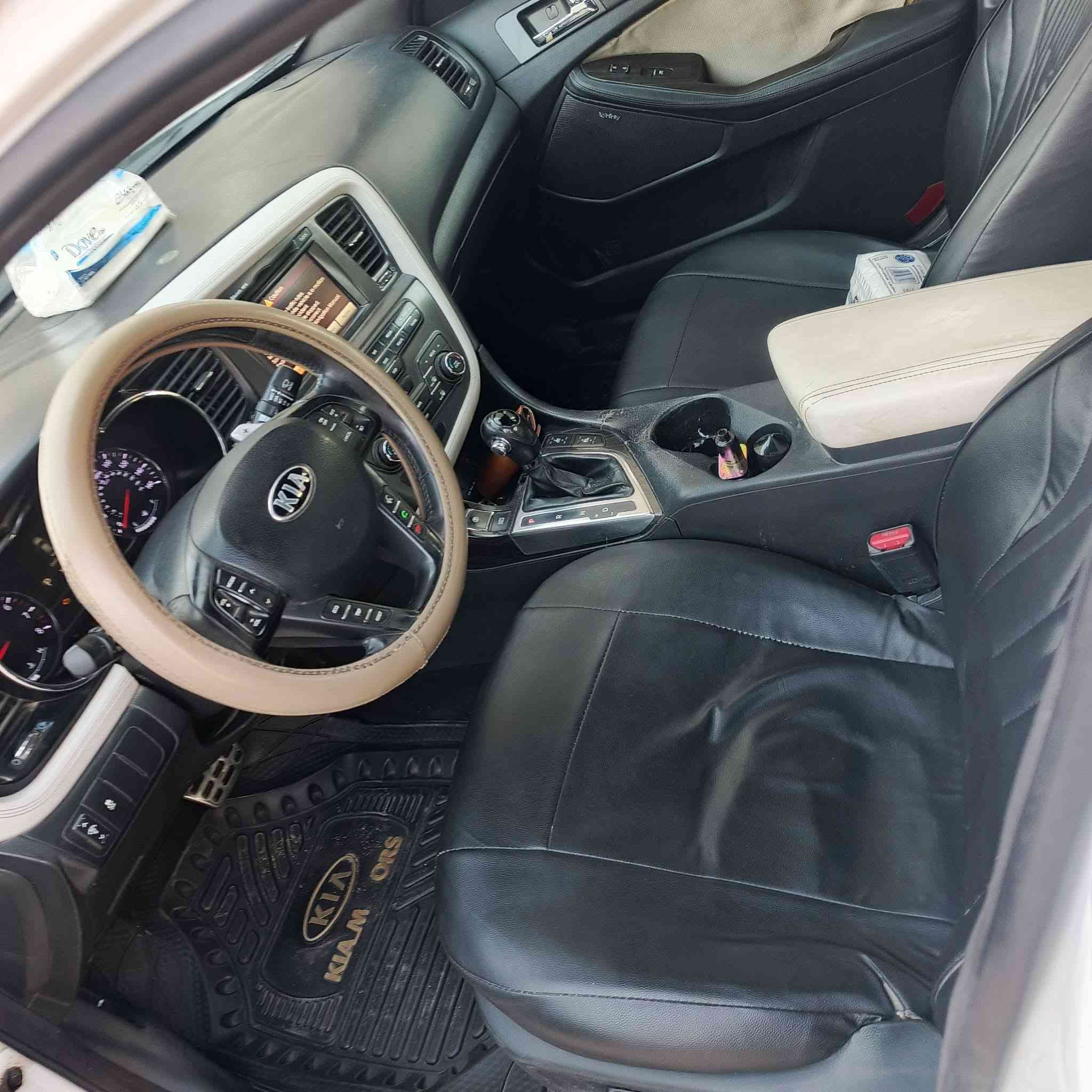 سلام عليكم 
اوبتما 2013 ex فول مواصفات واحد على واحد بانوراما بصمه تدفئه كشنات تبريد قطعتين محرك تيربو  GDi  حادث السياره بابتين ومصبوغه اربع قطع جهه اليمنه وبيها شخوط بسيطه ابيع حزام اثر شخوط السعر ٩٥ قفل قفل مكاني بغداد الامين الثانيه رقم الهاتف 
*********** (وارد امريكي
