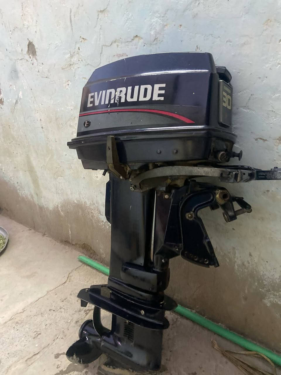 مكينة 30
نظيفه ما مفتوحه كلشي بلادي حتى كيرها ما مفتوح 
نظيف وحلوة للبيع 
السعر مليون ونص وبيه مجال قليل 
المكان الفاو _الدورة
***********
