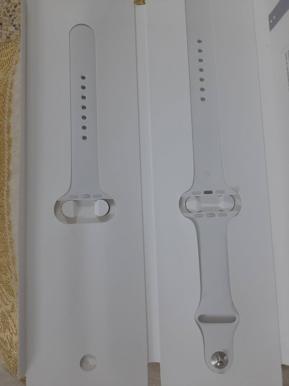 ساعه ابل نظيفة جدا
اللون سيلفر

الجيل 5 

الحجم 44MM

 البطارية 86%

كيبلها الاصلي وموجوده كارتونتها واوراقها كامله

بيها 3 سيورة الاصلية مالتها (ابيض ممستعمل ابدا، زيتوني نايك، واسود قماش) 

السعر 200 وبيها مجال

رقم التواصل ***********

