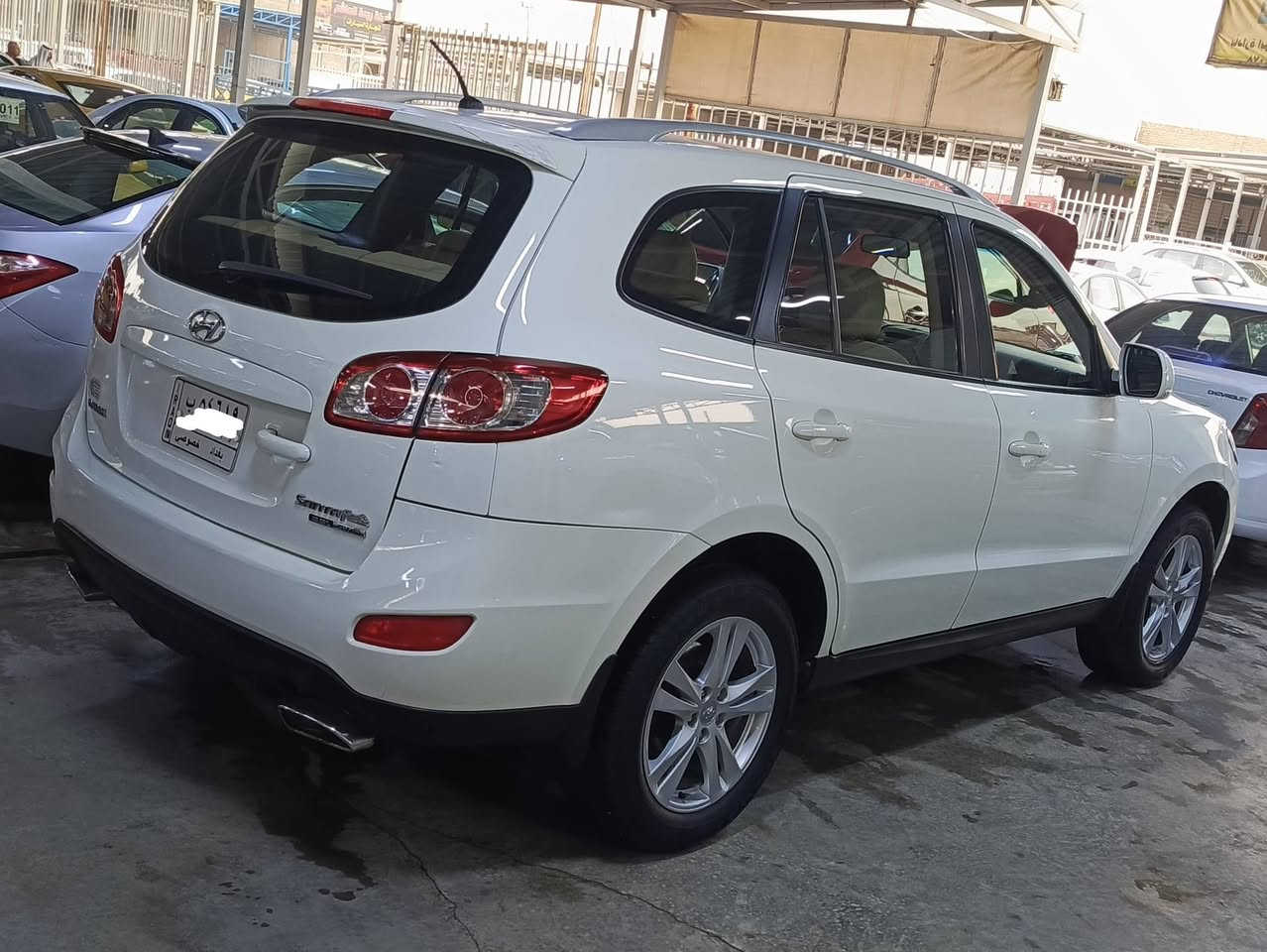 السلام عليكم .
سنتافيا 2012 بغداد خليجيه ماشيه 95 ألف كم محرك 6سلندر 7 راكب 3 قطع تبريد .

 مكفوله بيها بارد بسيط جدآ بقبق الجنطه .

علمآ السياره جديده جدآ .

مكان السياره بغداد .

السعر 165 ورقه .

***********
