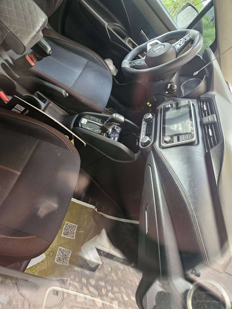 السلام عليكم نيسان فيرسا ٢٠٢٠ للبيع 
السياره موصفات sv بصمه شاشه كامره كشنات مخمل حادثها بنيد مبدل ومصبوغ وراس الشاصي وبيها تعديل بارد كلش صغير مال تحميل ماشيه ٤٦ الف ميل السياره حيل نضيفه السعر ١١٨مكانها بغداد حي الجامعه ***********
