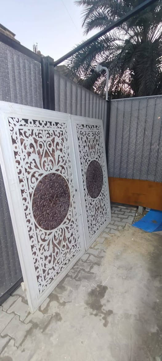 باب جديد للبيع الارتفاع 180 والعرض 2متر بسعر مناسب اتصل واتساب وتدلل *********** بغداد باب المعظم
