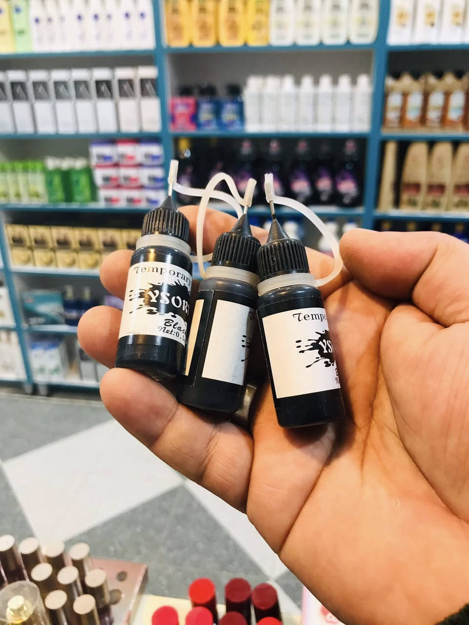 توفر نقش حنه وعصاره حنه. داخل المحل وشم مؤقت
#توصيل كل العراق متوفر 
#الناصريه قضاء الفجر مدينتي


**إذا كنت صاحب هذا الإعلان وتريد حذفه لأي سبب، رجاءا أرسل رسالة إلى الدعم الفني**