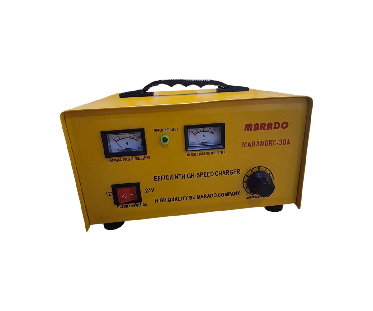 شاحنة بطاريات سيارات جوكر مارادو 30 أمبير (12V  24V)

الاستخدامات

شحن بطاريات السيارات الخاصة والعامة.

شحن بطاريات الشاحنات والمركبات الكبيرة.

مناسب لبطاريات 12 فولت و24 فولت.

استخدامه في الكراجات، الورش، والاستخدام المنزلي.

إعادة شحن البطاريات الضعيفة أو الفارغة بسرعة وأمان.

المميزات

قدرة شحن قوية تصل إلى 30 أمبير.

يدعم جهدين: 12V و 24V مع مفتاح اختيار.

عدّادين تناظريين لعرض:

- جهد الشحن (Voltage).
- تيار الشحن (Current).

مقبض تحكم لتعديل شدة التيار حسب حاجة البطارية.

نظام حماية مدمج:

- حماية من زيادة التيار.
- حماية من الحمل الزائد.
- حماية من القصر الكهربائي.

هيكل معدني متين يتحمل الاستخدام القاسي.

فتحات تهوية لتبريد الجهاز أثناء التشغيل.

مقبض علوي لسهولة الحمل والنقل.

يعمل على كهرباء منزلية 220V.

المواصفات التقنية:

الجهد الداخل: 220V

الجهد الخارج: 12V  24V

أقصى تيار شحن: 30A

طول سلك الكهرباء: 75 سم

طول سلك القراصات (المشابك): 60 سم

محتويات الصندوق

شاحنة بطاريات مارادو 30 أمبير.

أسلاك توصيل البطارية (موجب وسالب).

دليل استخدام.

الملاحظات

يُفضل اختيار شدة التيار المناسبة حسب سعة البطارية.

لا يُنصح بترك الجهاز يعمل لفترات طويلة دون مراقبة.

يجب التأكد من توصيل الأقطاب بشكل صحيح قبل التشغيل.

مناسب لبطاريات الرصاص (Lead Acid).

كل هذا بسعر 35الف والتوصيل مجاني 
للتواصل والحجز مراسلة الخاص او على *********** واتساب