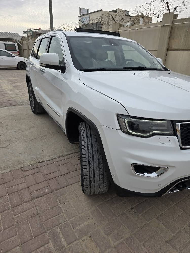 جيب شيروكي خليجي فول مواصفات شركه هارلم موديل 2018 رقم اربيل انكليزي مكان نجف  *********** محرك ٦ سلندر النجف, العراق
