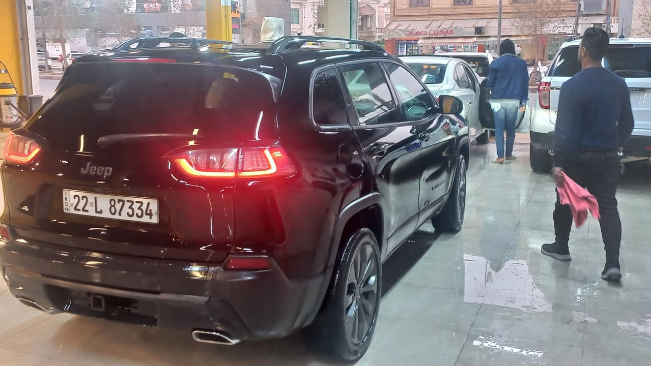 جيب
شيروكي ترايل هوك ٢٠٢١ 
فول مواصفات 
تشغيل عن بعد 
رادارات 
حساسات 
اشاير مري 
رادار جانبي مع هيتر مري جانبية 
تحديد مسار 
تحكمات ستيرن 
كشن كهرباء جلد. تدفئة تبريد 
ستيرن تدفئة 
فتحة سقف نصف بنوراما 
رقم اربيل بسمي سنوية ورقم انكليزي جديد 
المحرك 3.2 v6  المرغوب 
خمس انظمة قيادة 
لايتات زنون ذكية 
بصمة ابواب مع ترحيب ذكي 
ماشية 88… الف فقط 
سياره بدون حادث كفاله عامه 
السياره جاهزة
مكانها اربيل 
السعر 168$ وبيها مجال ان شاءالله 
***********
