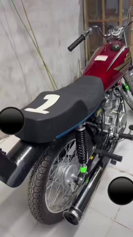 السلام عليكم شباب دراجه ئيراني اوراق سكنر  تعمير جديد حته ماساحكه مكينتهـه كفاله عامه الدراجه شرط كارتون العنوان بصره ابو الخصيب السعر 850 وبيهـه مجال رقم ***********
