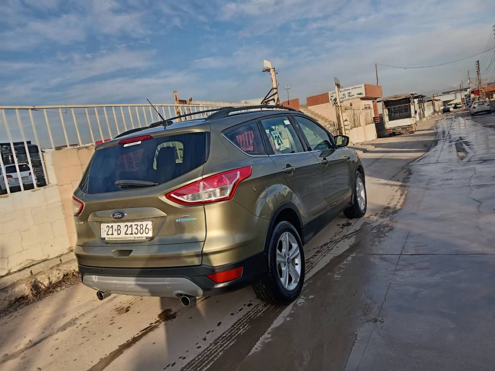 فورد اسكيب موديل ٢٠١٣ فول مواصفاته بس سلايد نيا مه كينه ي ١٥ توربو كيرو مه كينه ي به شه رت _٢بارجه و به له يه كي بوياخه بي ناوكرتن بي ايرباك كه لا غرامه ي تيا يه دواي مه عامه له بوت اكرينمه وه الوكوريش اكه م به شتيك به دلم بيت _***********_فايبه ر واتصاب له سه ره السليمانية, العراق
