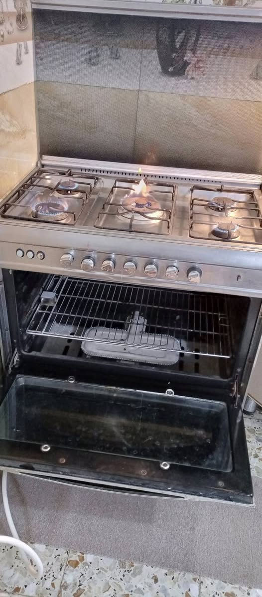 طباخ أيطالي5 عيون كلة شغال نضيف وجديد فرن شغال ب 260 وبي مجال بسيط


**إذا كنت صاحب هذا الإعلان وتريد حذفه لأي سبب، رجاءا أرسل رسالة إلى الدعم الفني**