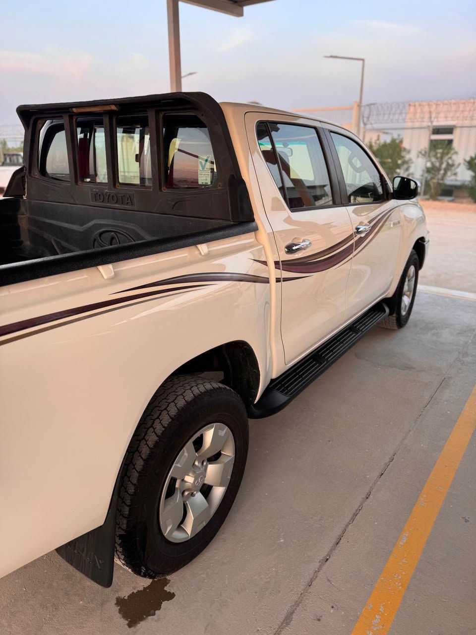 تويوتا هايلوكس اربيل موديل 2019 فول كاز فورويل اوتوماتيك مكفولة عدا بارد قليل بالجاملغ الايمن سنوية مجددة قبل 3 اشهر رقم جديد 
مكان السيارة البصرة شط العرب 
السيارة جاهزة 
رقم التلفون :***********
السعر 255 شط العرب, البصرة
