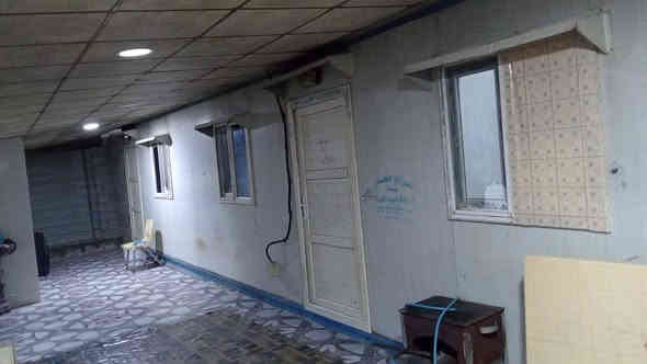 محلات مع منزل للبيع المساحه الكليه 250 متر مربع الواجه 10 متر والنزال 25 متر
المحلات رباط ارضي وسقف كونكريت كاملات وجاهزات مع العلم انه المنزل عباره عن بناء والسقف سندويج ومؤجر الموقع ابي الخصيب شارع ابو كوصره من مدرسة تدمر وبتجاه طريق الفوك قرب شارع الرحمان على الشارع الرئيسي 
طابو زراعي عراقي اتعهد بالرسميات والوكاله 
السعر 97 مليون 
الهاتف ‏‪***********‬‏
،،،
