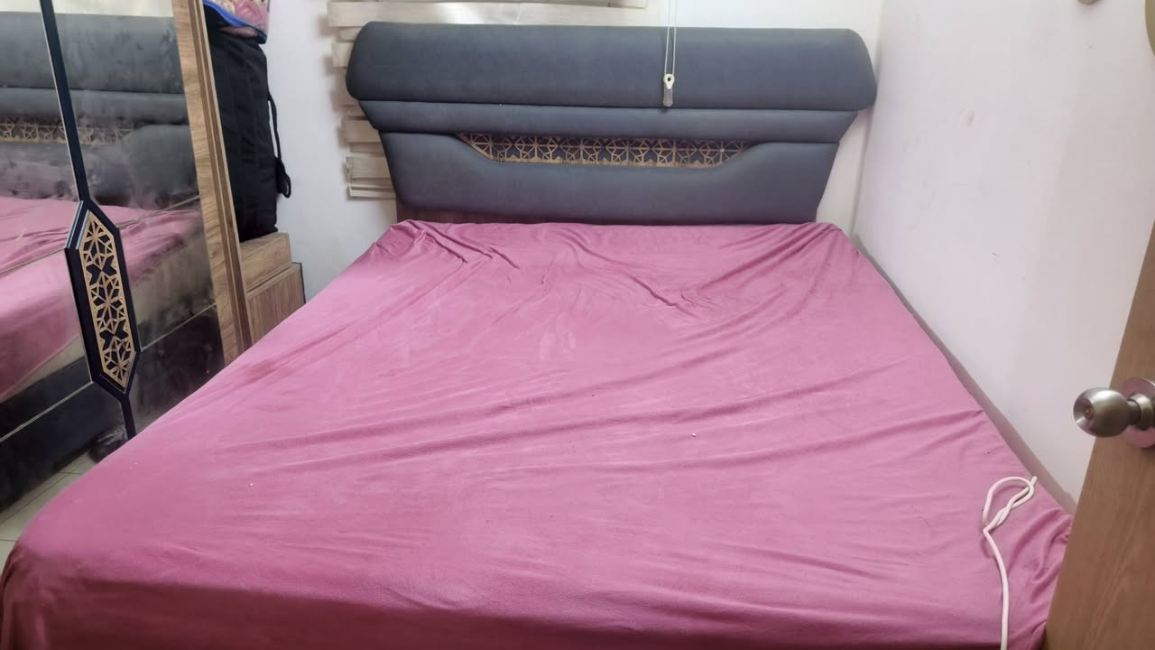 غرفة اخشاب تركي اللبيع نقص ميز امراية السعر 300وبية مجال المكان بسماية التواصل علئ رقم واتساب
***********
