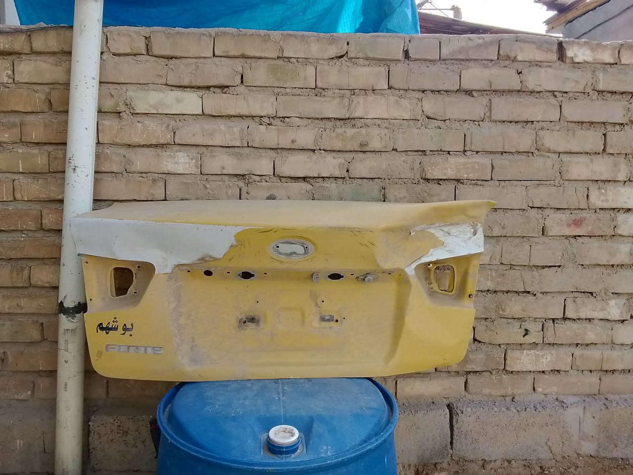 السلام عليكم كيا فورتي 2012 اللون اصفر وارد امريكي رقم  بغداد نكليزي حادث جاملغ بدون دواخل تخم تاير حداديه جديده مكينه كير كفاله.          كير عادي
السعر 75 وبيهه مجال ***********
