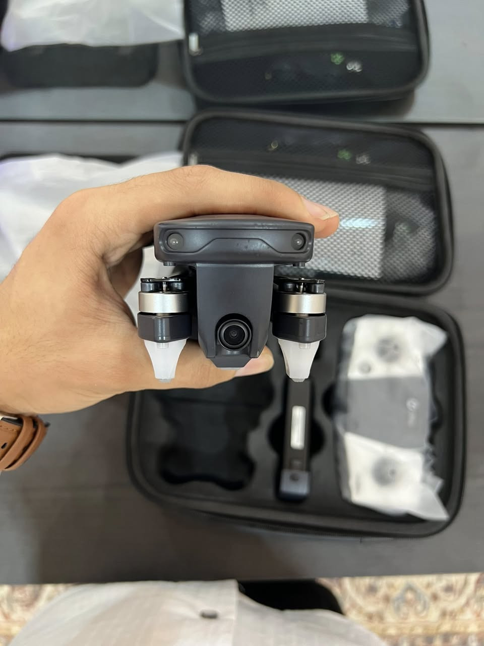 سلام عليكم
درون HS175 D كامل ملحقات بطاريات 2 بس وحده مستخدمه الثانيه ممستخدمه شواحن 2 كذلك بس وحده مستخدمه ريش احتياط ممستخدمات كامله مكمله وشرط الفحص تجي تطيرها وتشوف الكاميرا, مكاني بغداد والسعر 150 وبي مجال


**إذا كنت صاحب هذا الإعلان وتريد حذفه لأي سبب، رجاءا أرسل رسالة إلى الدعم الفني**