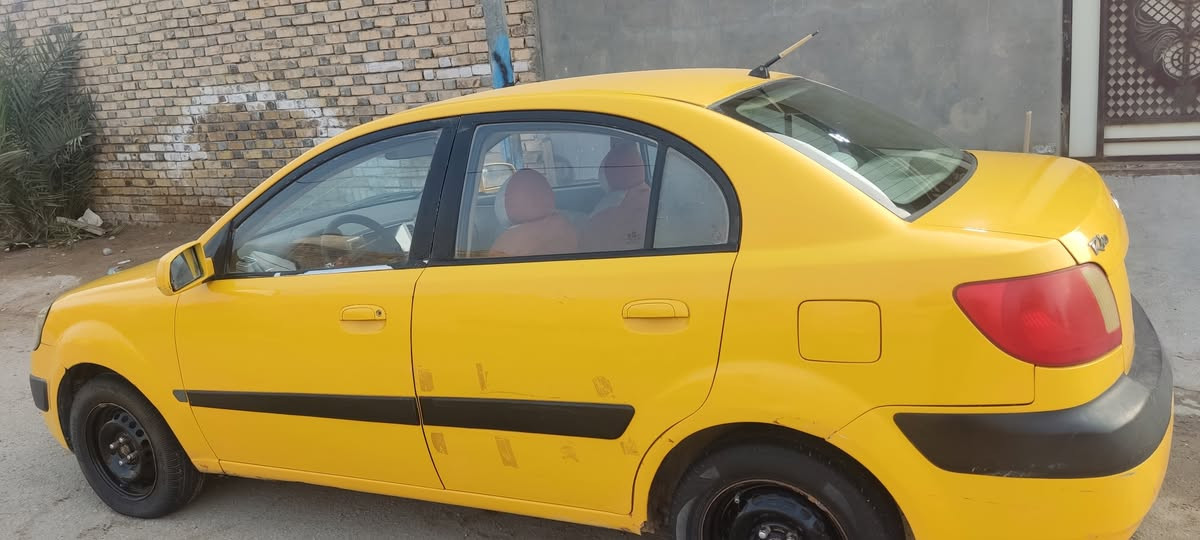 السلام عليكم كيا ريو موديل ٢٠٠٨ خليجي  كير اوتو محرك ١٦٠٠ السيارة جديدة محرك كير حدادية كلة على الفحص رقم قادسية دولي السيارة جاهزة هيئة مصفرة مكاني ديوانية  السعر ٧٨ وبيه مجال***********
