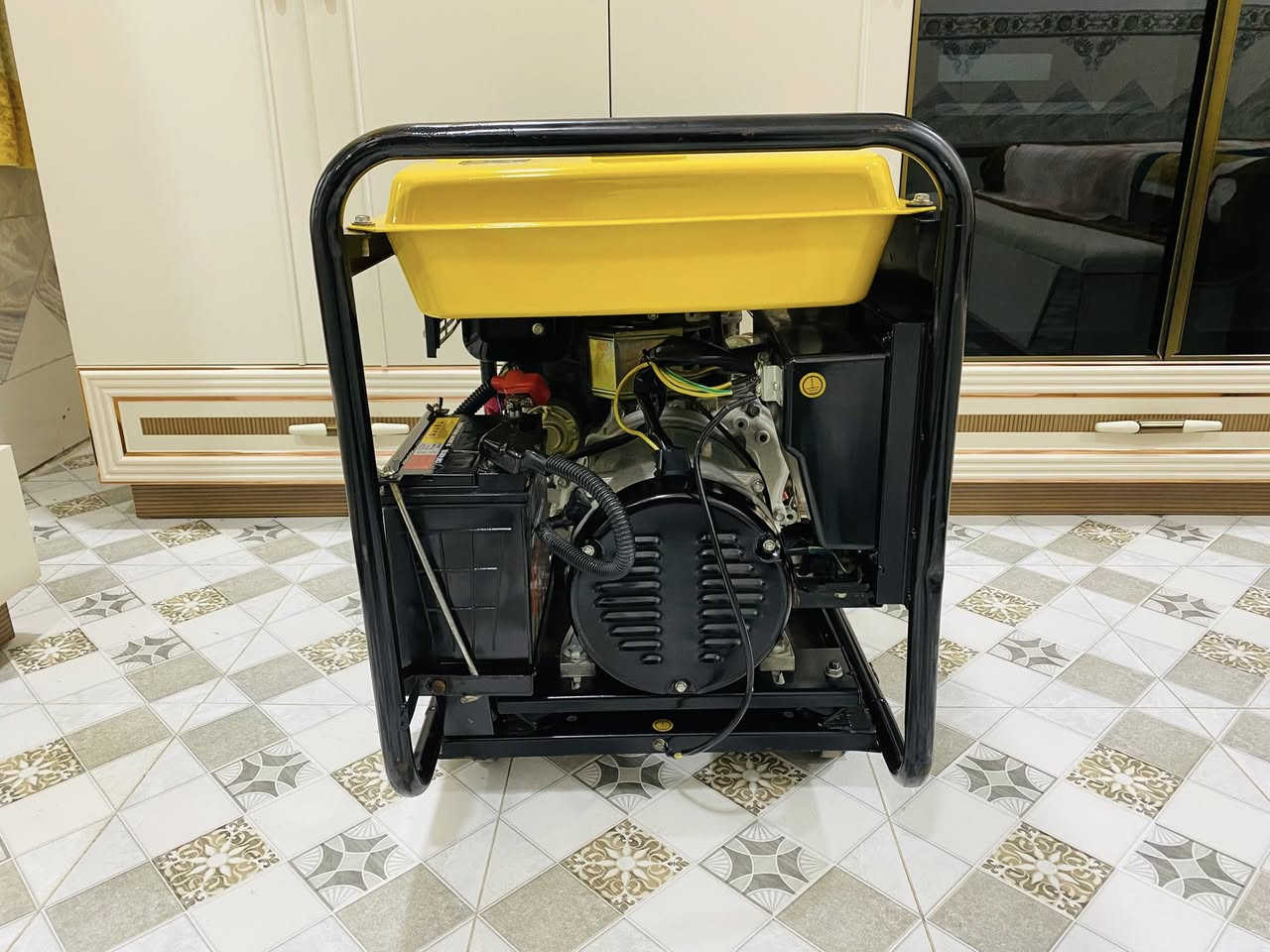 سلام عليكم مولده كاز مفتوح 6كيفي 25امبير مولده بعدهي جديده  مشتغله سبوعين فقط بلاديه ما داخله تصليح نكره حبل سلف باتري جديد سعر 600مكاني بغداد الشعب تواصل***********
