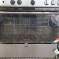 طباخ خمس عيون جديد ونضيف دواخله نضيفه سعره ١٢٠ وبي مجال مكان بغداد ٠٧٧...