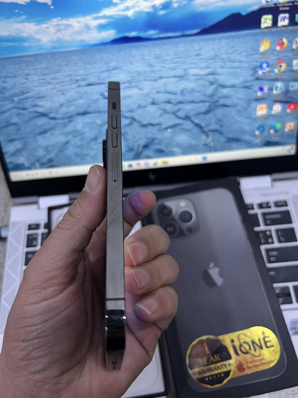 13 برو ماكس
ذاكره 256 
نموذج M تك سيم 
بطاريه 97 
شرط ما مفتوح 
حيل نظيف 
سعر الجهاز 710 
شراي خاص او اتصل 
*********** 
***********
