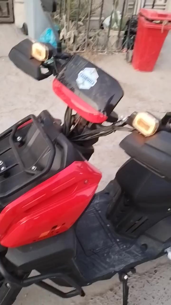 السلام عليكم دراجه اباتشي فول ما ناقصه شي الانضافه 95 ٪100
ماشيه 10 الاف واشويه اربع نمر ملف 3000
تمشي بالشحنه من 60 كيلو لل80 كيلو حسب السرعه وحسب مشيك
سرعته الشاشه 110 والحقيقي تقريبن 90 80
نضام سرقه وابلوتوث امبي اثري ودبل اشاره
وبعد اهواي بيه مواصفات وصل الشراء موجود السعر 900 وبيه مجال قليل


**إذا كنت صاحب هذا الإعلان وتريد حذفه لأي سبب، رجاءا أرسل رسالة إلى الدعم الفني**