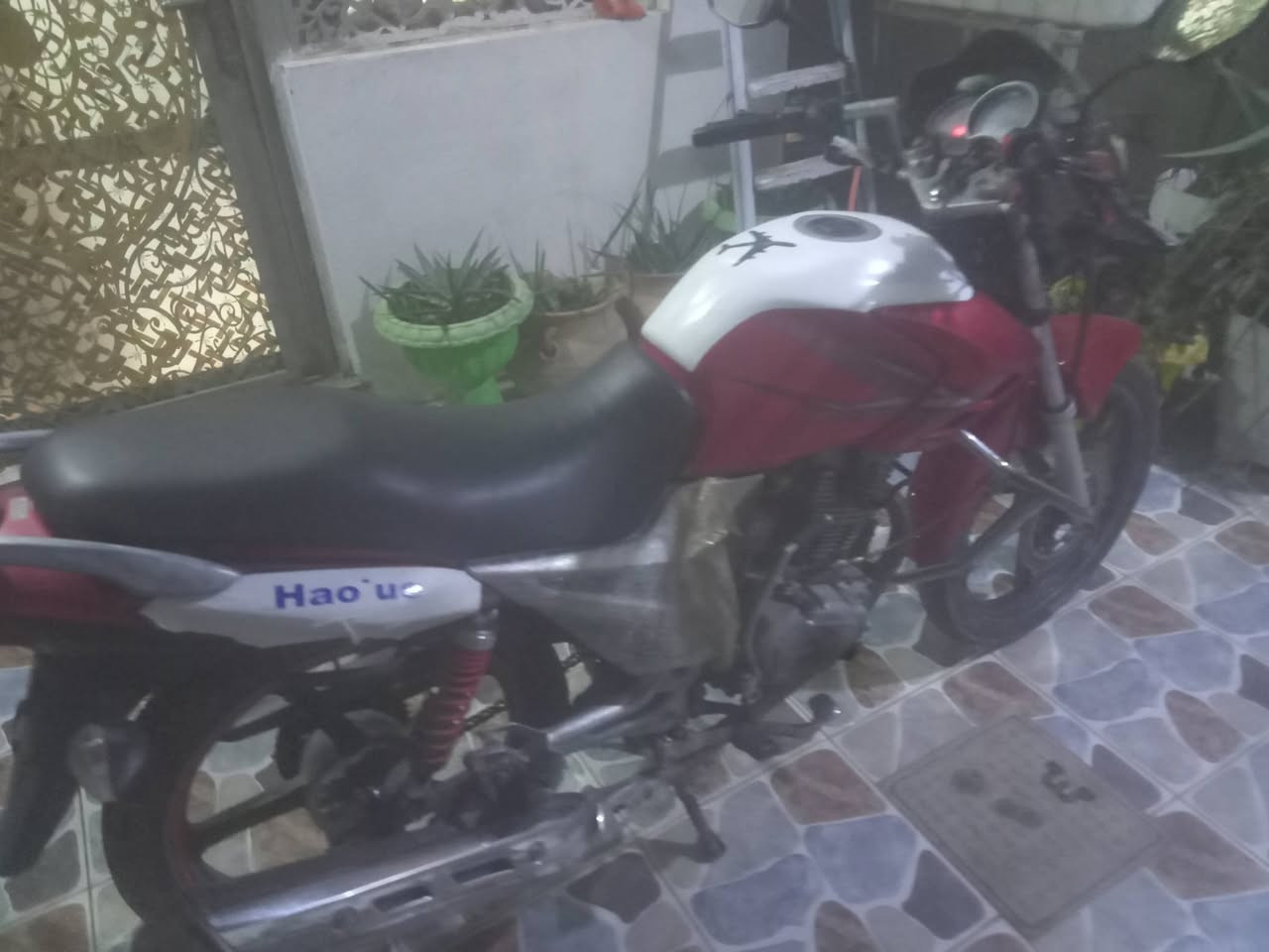 دراجه للبيع مكمرك كامل بس سجل السعر 750 وبي مجال رقم ***********
