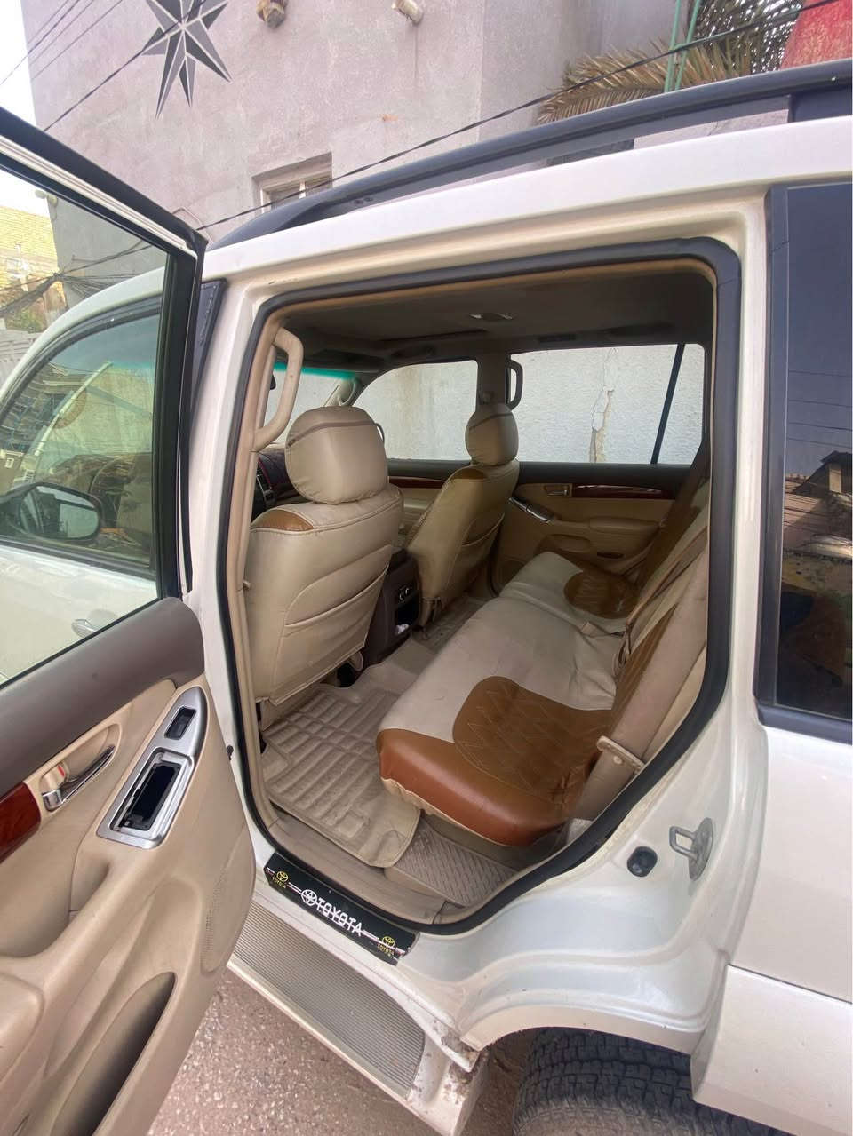 برادو موديل ٢٠٠٧ رقم اربيل
كير ومكينة جيد جدا 
كشر نظيف كما موضح بالصور
ضربة قوية ماكو بالسيارة مكفوله
قطع مبدلة ماكو بالسياره
الجاملغ الايسر مفتوح فقط ومشدود نفسيته 
السعر ١٦٥ 
التواصل واتساب او اتصال *********** النجف, العراق
