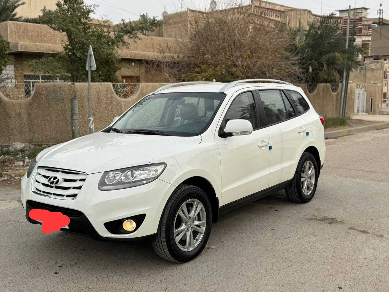 هونداي سنتافيا موديل 2012 خليجي شركه عامه
6 سلندر ٣٥٠٠ 
7راكب 3 قطع تبريد شاشه المس واكس بلتوث يدات نيكل كامرة حساس خلفي 
فور ويل 4x4 مري شفط شاير تحكم ستيران ثلاجه 
كير محرك مكفول وضع شركه تخم تاير جديد 
مكفوله من صبغ بلستك حديد من شخط وبارد 
بسمي رقم بغداد نكليزي 
حاكيه شاشه نارة داخليه 
مكان بغداد تلفون ***********
