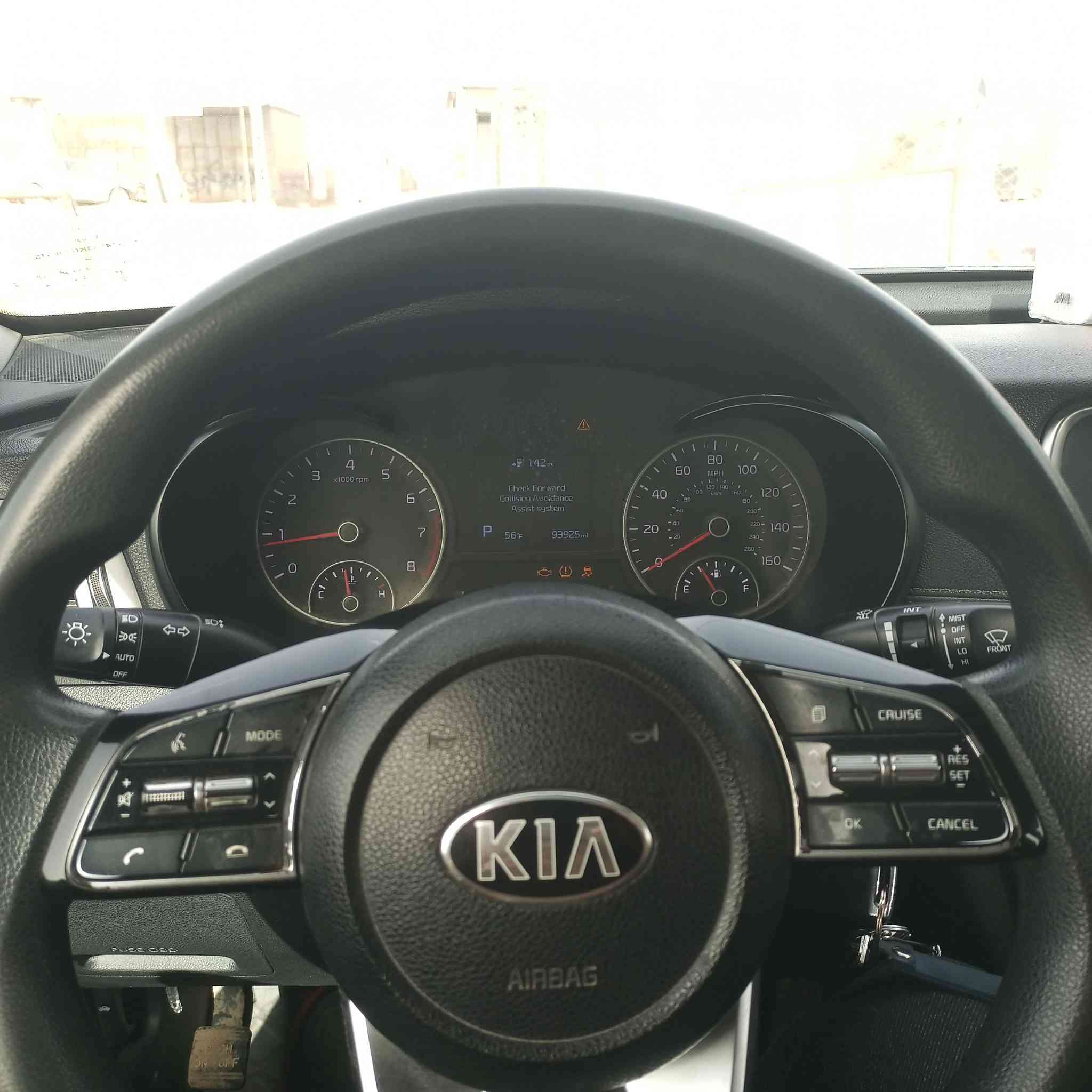 سلام عليكم
اوبتيما 2019 امريكي 
رقم قادسيه بأسمي 
السنويه لل 2027
ضربته بسيطه البنيد ومصلح نفسه ع البارد مجرد خشوم البنيد بيه طخه بسيطه بالجاملغ الامامي جهة السايق بالهلال بدون صبغ مكان السيارة ديوانيه السعر 138 بيه مجال بسيط السياره حلوه وما متعوبه الاستفسار الاتصال ع الرقم ***********
