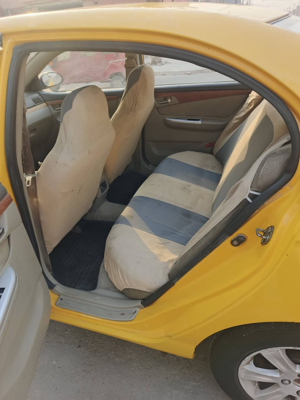 سلام عليكم ليفان للبيع مديل 11 كير ومكينة كورلة كير عادي سيارة نضيفة بيهة بس صبغ بلباب شوية والباقي كلة نضيف هيئة مصفرة عليهة غرامة 500 يوگعن من السعر رايدهة ب42 وبيهة مجال بسيط المكان بغداد الحسينية الراشدية رقمي ***********
