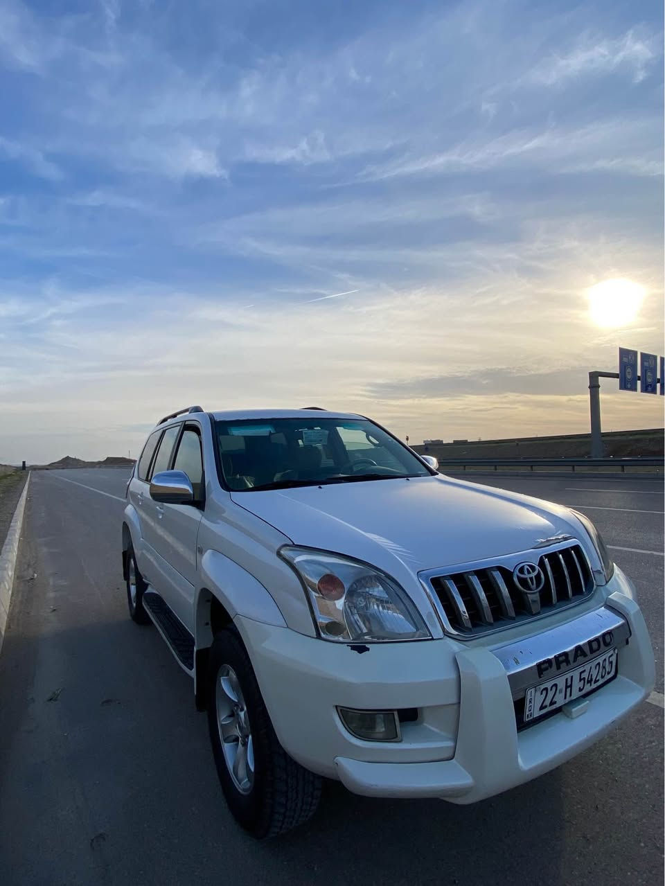 محرك 2700
ماشية 271 km
عليها منظومة غاز 
حدادية جديدة شرط
تايرات تخم جدد
ادامة كاملة للمحرك
السيارة مصبوغ بنيدها اثر الجراد وكذالك جارد ممصبوغ صح وكذالك بيها شبرين ونص بالقمارة بس ممصبوغ 
وبيها شاشة مال لاند الحديث مشدوده عليها السيارة مصروف عليها 
رقمها اربيل الدولي شرط التحويل 
مكاني اربيل 
سعرها 145 وبيها مجال بسيط
*********** أربيل, العراق
