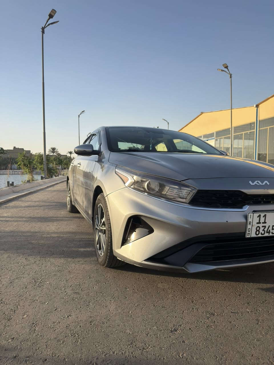 سلام عليكم 
من رخصةالادمن
 سيارة كيا فورتي موديل 23
 سيارة ماشيه 37الف كيلو 
موصفات السياره 
(ردار 360درجه امامي خلفي جانبي  
اتو بريك امامي خلفي 
تدفئه كشنات
 تدفئه استيرين
شاحن واير ليس 
اشاير بل مري 
تحديد مسار
قياده ذاتيه 
3وضعيات قياده
تبريد قطعتين 
لايت زنون وحاجب لد)
حادث موجود بل منشور 
عده الحادث السياره مكفوله كفاله عامه 
عنوان بغداد حي جميله 
***********
السعر خاص او تتصل وبيك خير وتدلل
