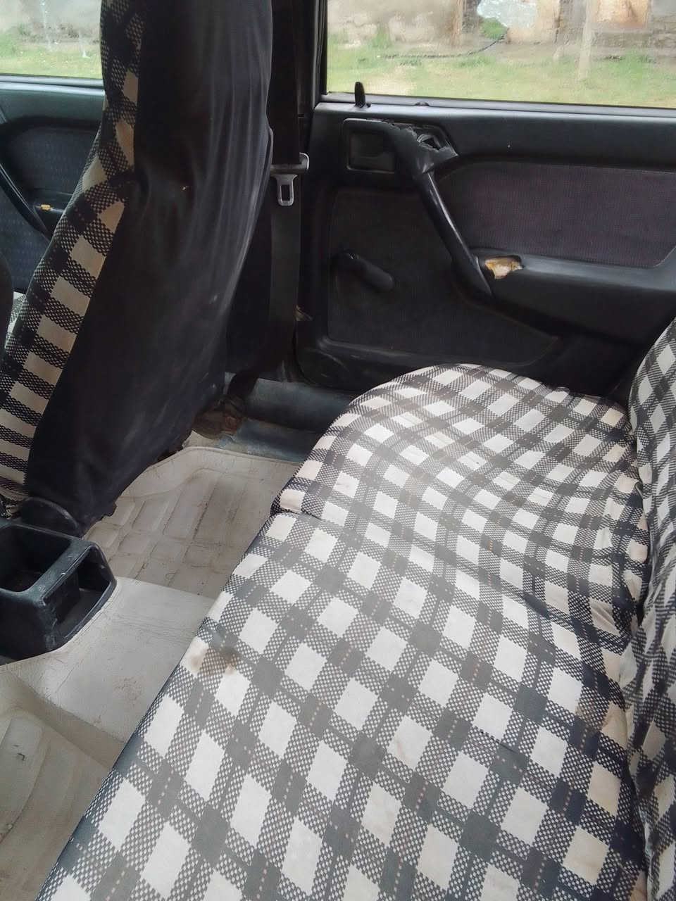 سلام عليكم سياره اوبل للبيع دواخل نضيفه كير ومحرك نضيف نقصها لبك ما يجي وفريم ممه كهربائيات شغله باتري جديد سنويه ضايعه ابيع كوم حديد سياره رقمه ابيض بابل سياره موجود في بابل سعر 10 وبيه مجال رقم الموبايل ***********
