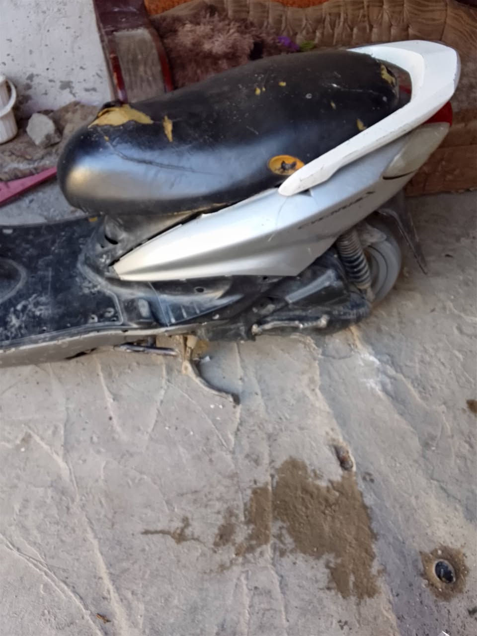 السلام عليكم مره خصت مدير اكروب المحترم شباب درجه سكنس سرعتها 110الدراجه مثل مواضح عندك نضيفه بس بيها صوت طلع وتخربط مكاني شعله جكوك السعر 175وبيها مجال ***********
