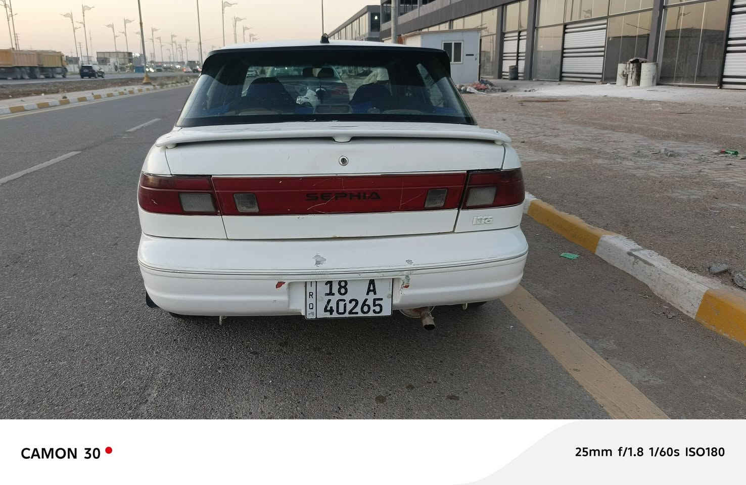 السلام عليكم.. 
كيا سيفيا للبيع، موديل93.. 
هزه تسقط بشهر ال7.. 
سنويه لل31.. 
بسمي مشروع وطني.. 
السياره صبغ عام كهربائيات كلهه شغاله تبريد بس ڤان تخم تاير او دوشمه جديد مكفول كير او المحرك بي تنقيص كلش قليل. 

ب32 او بيهه مجال للشراي.. 

واسط قضاء الصويره/***********
