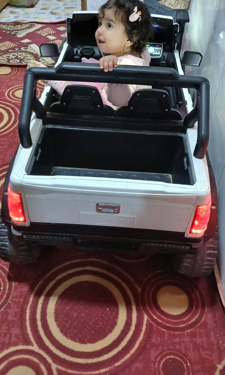 سياره دبل تاير خلفي
للبيع تحمل 2 اطفال و الصندوق هم يصير تخلي طفل وره عمر 4 سنوات 
مشتريهه من الريان زيرو 375 
سعر البيع 
285 وبيه مجال مكاني بصره 
*********** واتساب او اتصال
*********** واتساب او اتصال
