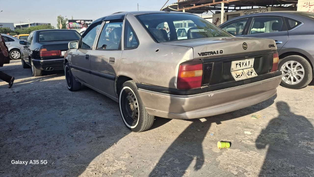 السلام عليكم أوبل  موديل 1992 محرك 20 كير شرط صدر امامي خلفي رقم اربيل   سنويه بعده ما منتهي بطاقه بانزين 
السعر 42 وبي مجال 
*********** كركوك, العراق
