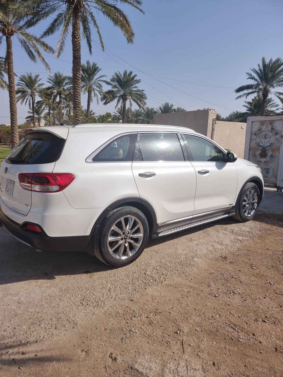 السلام عليكم سورنتو موديل2016 فول موصفات كفاله عامه بيه بارد شويه  موصفات كويتي 1×1 محرك 6 كير وكسن مكفول مكان بغداد ابو غريب رقم. الهاتف ***********
