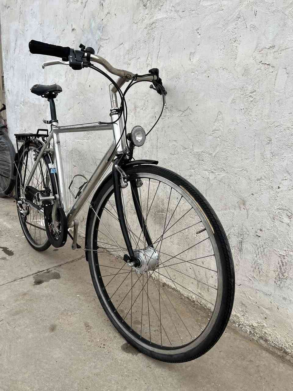 باسکیل  المانی
حجم٢٨(c700)

جسم المنیوم 

سیتم کیرات shimano. stx Dewre

8-3 نمرە کیرات 

ویل امامی  دینمو 

لایتات  امامی موجود 

ستریرن بیلادی المنیوم 

عینوان -کلار -رزگاری 

ژ.م /***********. واتئاپ موجود 

سعر ٢٢٥ الف 

توصیل کل عیراق موجود 

بریکات فحم 

جمخات پلاستک 

وزن خفیف
