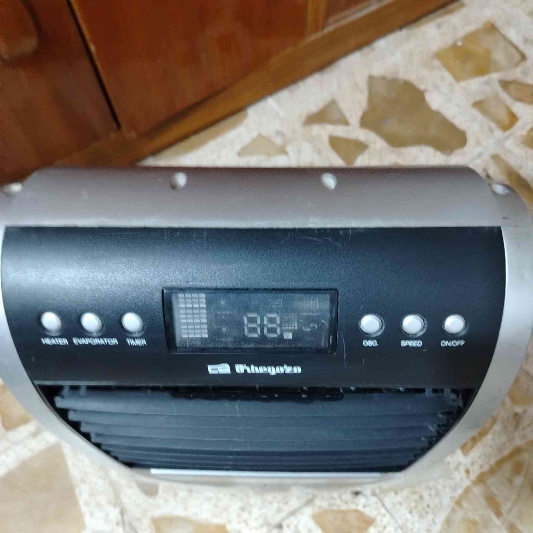 كونفيرا للبيع جديده تبريد تدفئه علفحص 3سرع ب60 كوفه *********** 3
