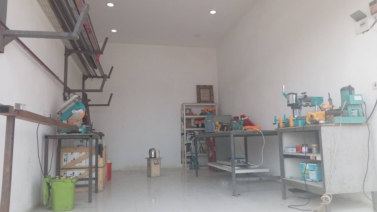 معمل للبيع بغداد الاتصال على ***********
